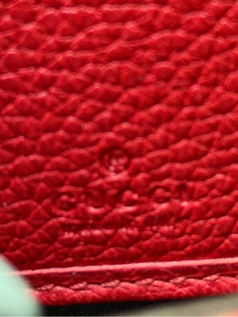 Authentic Gucci Red Leather Zip Wallet with Gold & Green Logo - Picture 11 of 13